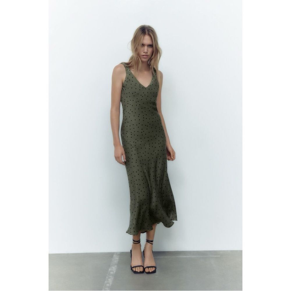 ZARA | sleeveless midi pullover dress in green polka dot | size medium - Picture 4 of 10
